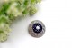 Pregadeira em ouro e platina com diamante em talhe brilhante, lascas de diamante