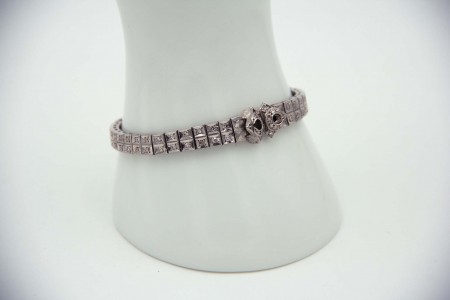 Pulseira ao estilo revière em ouro branco com diamantes (86) em talhe brilhante