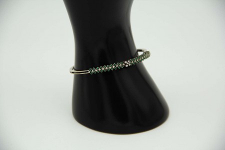 Pulseira em ouro branco com corrente de segurança ao estilo escrava, diamantes