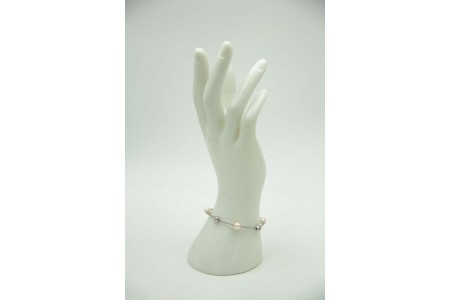 Pulseira de ouro branco com três pérolas e diamantes
