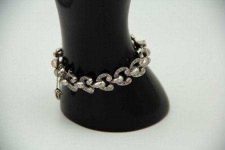 Pulseira com diamantes articulada de ouro branco