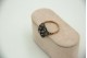 Anel de ouro amarelo e prata com diamante em talhe brilhante e lascas de diamant