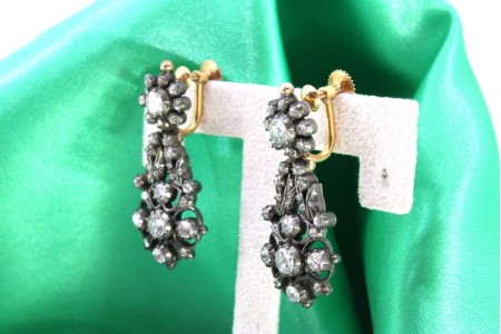  Par de brincos em ouro e prata com strass para sistema de orelhas não furadas