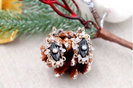  Brincos em ouro e prata com lascas de diamantes