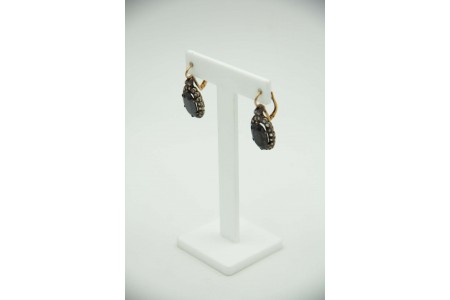 Par de brincos em ouro e prata com pedras e diamantes