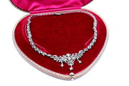  Colar em ouro e prata com diamantes em talhe brilhante antigo, diamantes coroad