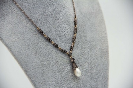 Gargantilha de ouro e prata com diamantes, lascas de diamante e marcassites com 
