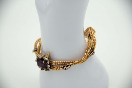 Pulseira de ouro e prata tipo trança com meias flores aplicadas e amestista 