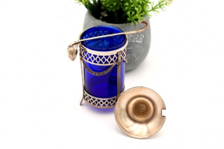 Açucareiro em prata recortada com gradinha, grinaldas, frisos envolventes 