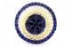 Aneleira de porcelana recortada em tons de azul e creme, com base circular em prata dourada.