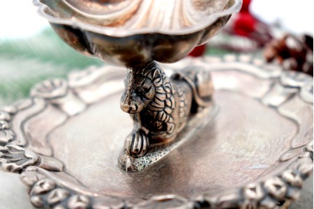 Aneleira em prata concheada com aplicação de leão