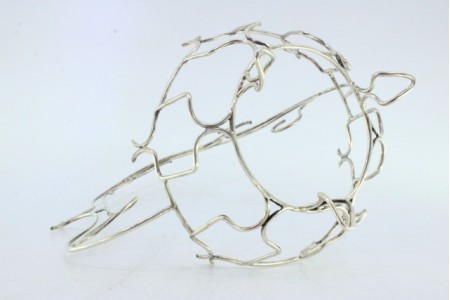 Bomboneira com estrutura em prata com alma em vidro lapidado