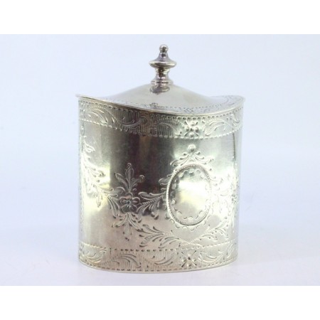  Caixa pra chá em prata com gravados envolvendo cartela para monograma e pomo na tampa basculante.