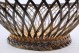 Cesto em fio de prata para pão/fruta, entrelaçado com corda no bordo.
