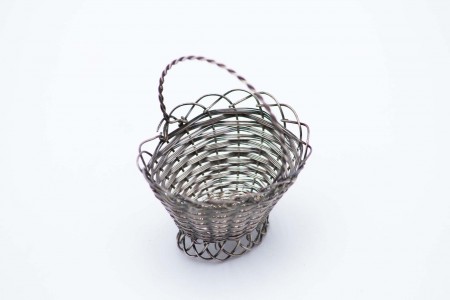 Cesto em fio de prata em formato elíptico