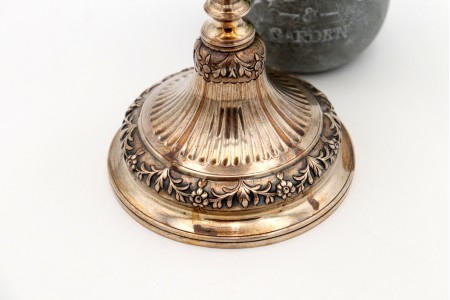 Cálice com patena em prata com relevos