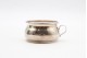 Caneca de prata lisa com asa fixa e base circular