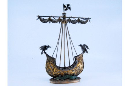 Galeão em  prata filigrana com bandeira e símbolo da cidade de Lisboa