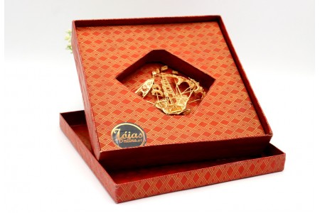  Caravela portuguesa em prata de filigrana com velas adornadas e escudo nacional