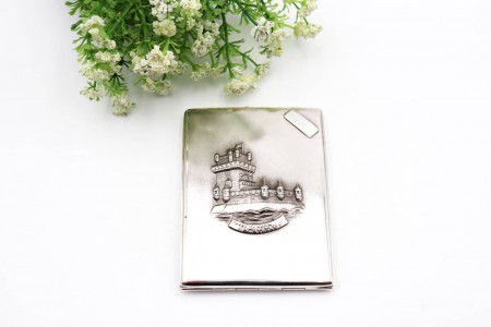 Cigarreira em prata lisa escovada com Torre de Belém relevada e cartela 