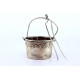 Coador de chá em prata com relevos e asa articulada.