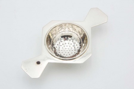 Coador de chá em prata lisa