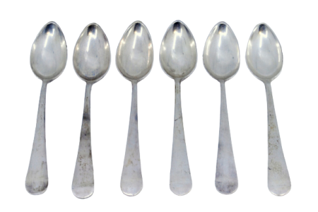  Conjunto de seis colheres de café em prata lisa.