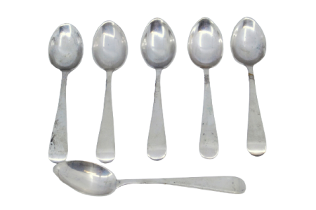 Conjunto de seis colheres para café em prata lisa.