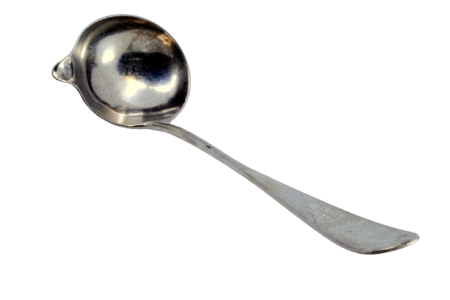 Colher para molhos em prata guilhochada para destros envolvendo cartela para monograma.