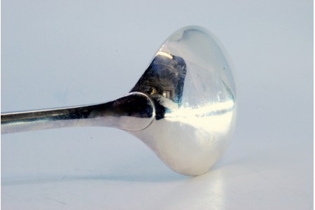 Colher de arroz e servir em prata com cabo ao estilo caninhas.