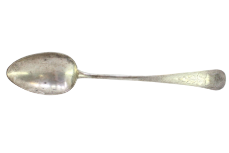 Colher de arroz e de servir em prata guilhochada envolvendo cartela para monograma.