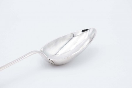 Colher de arroz e servir em prata lisa com cabo a expedir.