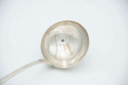 Concha de sopa em prata lisa com cabo liso a expedir.