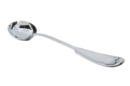 Concha de sopa em prata com frisos ao longo do cabo a expedir.