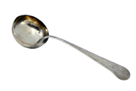 Concha de sopa em prata lisa com cabo a expedir.