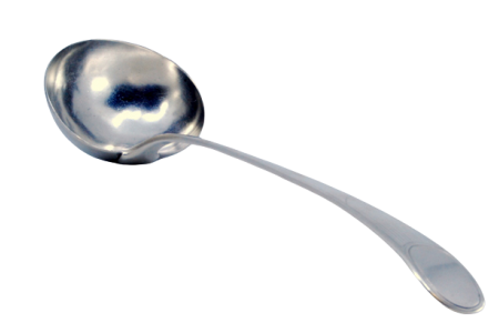 Concha de sopa em prata com frisos no cabo envolvendo cartela para monograma.