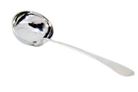 Concha de sopa em prata lisa com cabo a expedir.