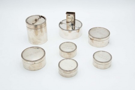 Conjunto de toilette em prata lisa