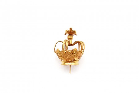 Coroa mariana em ouro de filigrana com pomba do Santo Espírito 