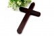 Crucifixo em madeira com aplicações em prata e argola de suspensão