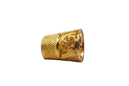 Dedal em prata de filigrana dourada. 