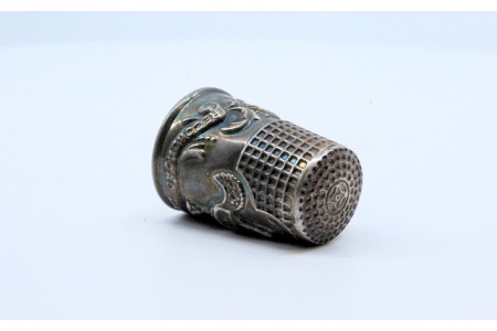 Dedal em prata com o Galo de Barcelos Recordação de Portugal.