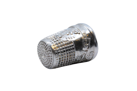 Dedal em prata da nossa senhora de Fátima e rosa de ouro.