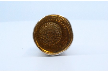 Dedal em prata da nossa senhora de Fátima e rosa de ouro.