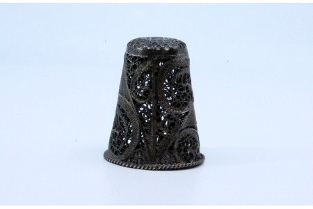 Dedal em prata de filigrana. 