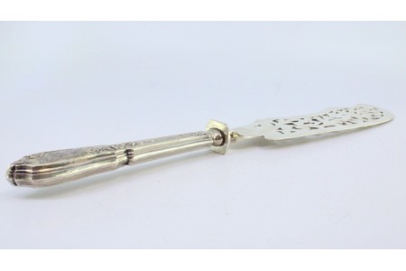  Faca para peixe em prata recortada