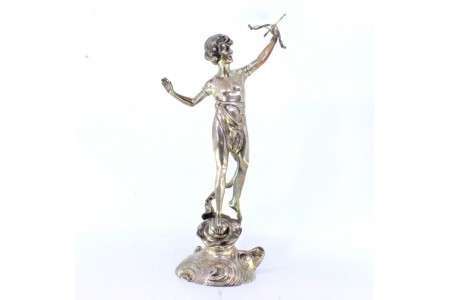 Estátua em prata alusiva a arqueiro de vulto perfeito 