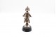 Estatueta em prata de músico tradicional indiano com vários relevos e detalhes