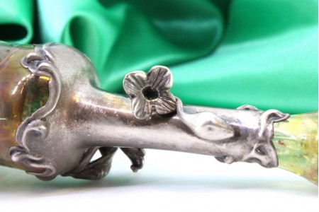 Frasco de perfume em vidro de murano com aplicações e relevos em prata 