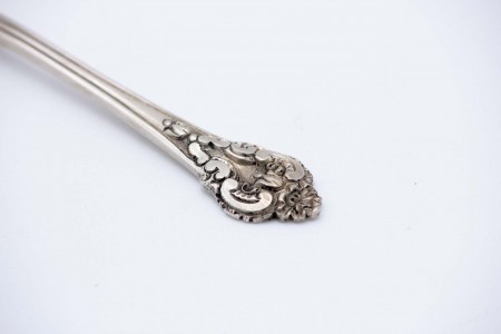 Faca para manteiga em prata com lâmina dourada